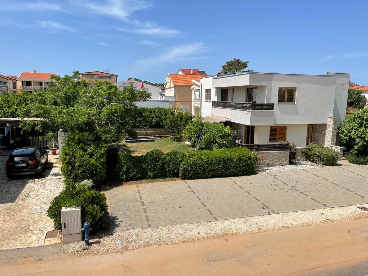 Apartments Villa Engeli Vir Exterior foto